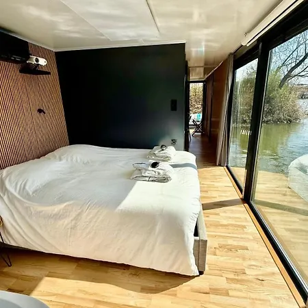 La Dolce ! Sauna, Spa, Cinema Botel *