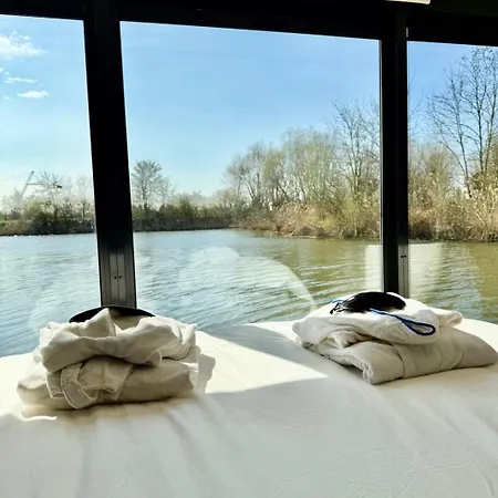 Botel La Dolce ! Sauna, Spa, Cinema Basse-Ham