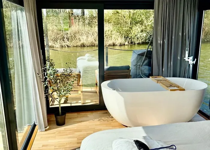 Botel La Dolce ! Sauna, Spa, Cinema *