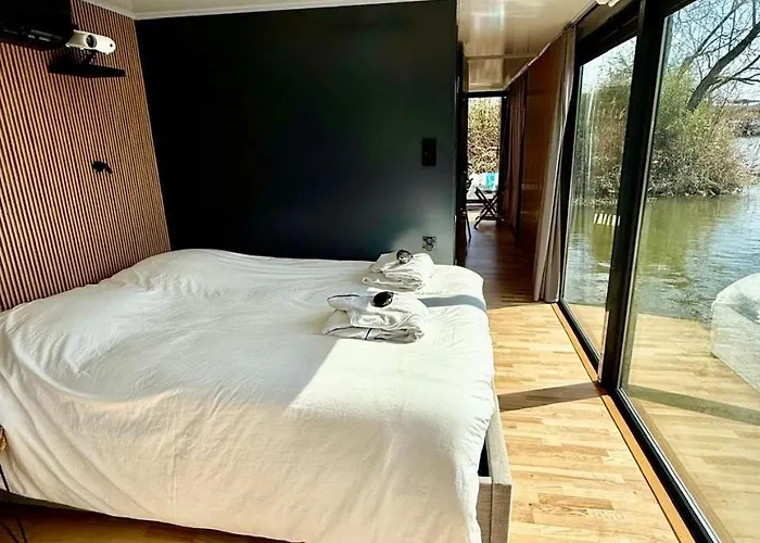 La Dolce ! Sauna, Spa, Cinema Botel *