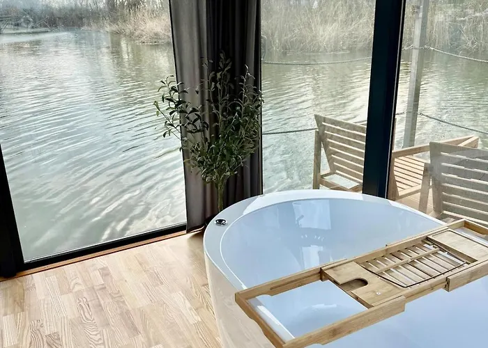 La Dolce ! Sauna, Spa, Cinema Botel