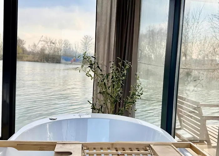 La Dolce ! Sauna, Spa, Cinema Botel